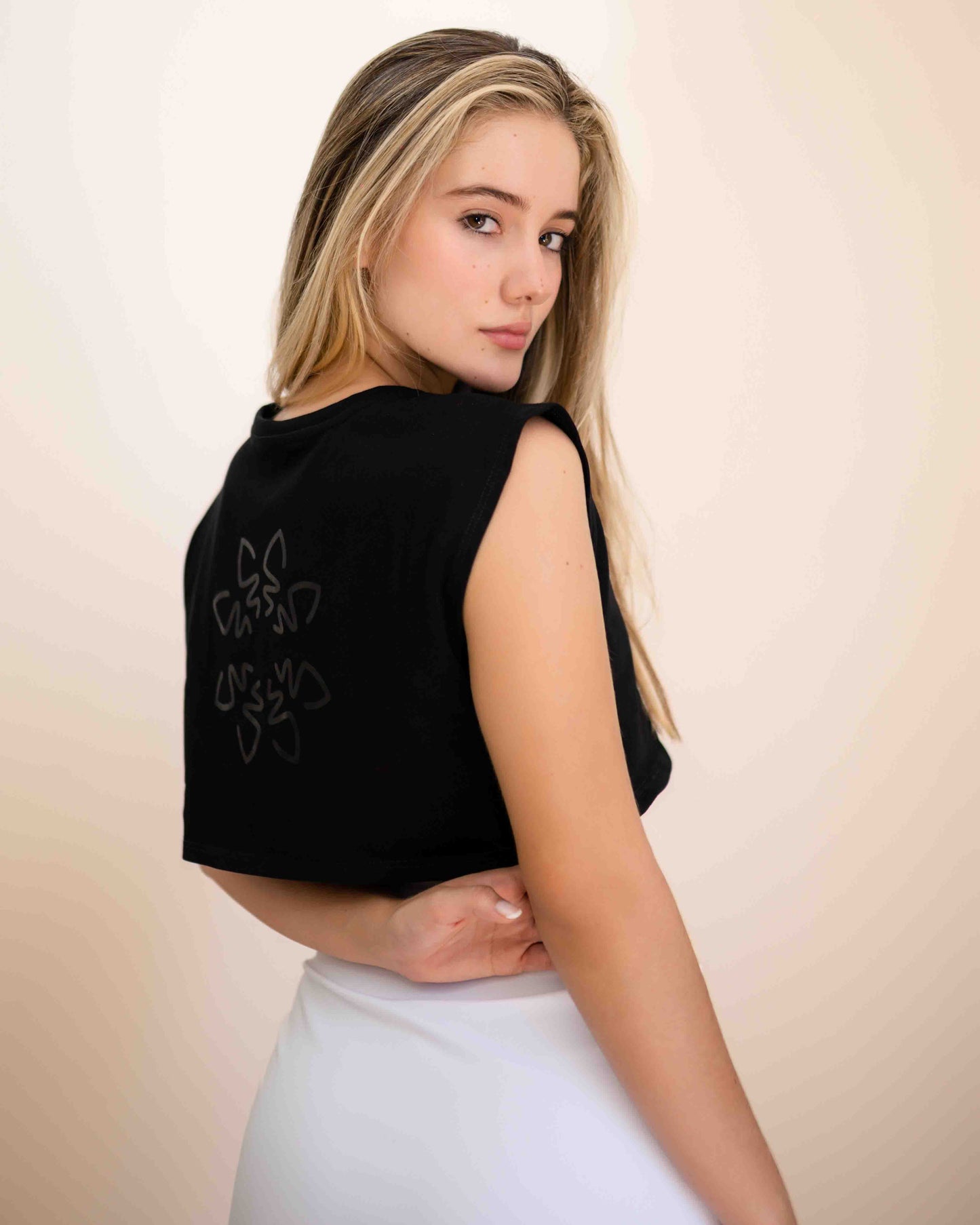 Camiseta Corta Aura Negra